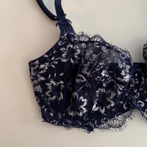 Victoria Secret Unlined Lace Balconette Bra 32DD - Picture 2 of 6